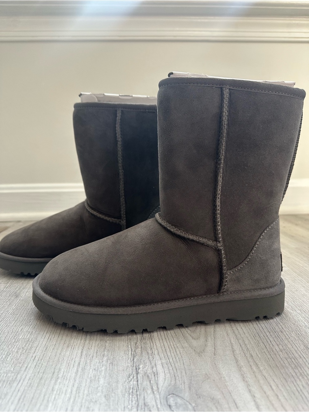 Ugg Classic Short Gray 7 NEW
